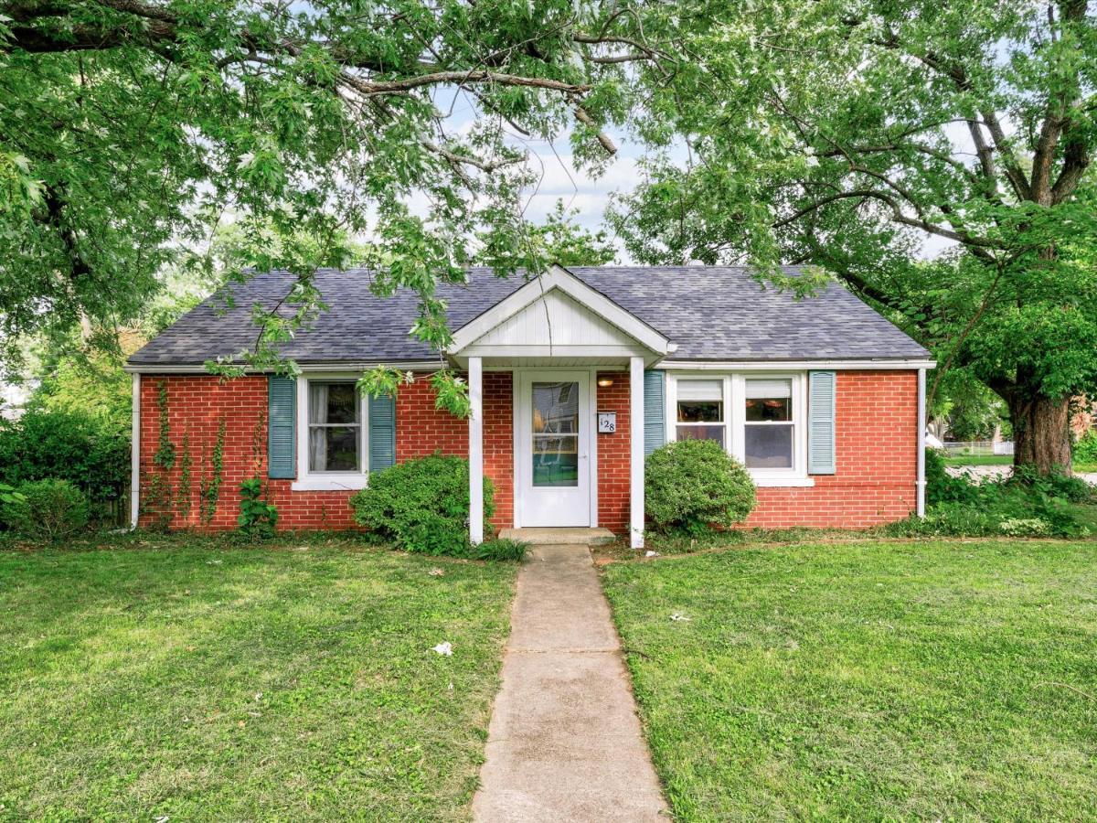 Mid-Century Brick Bungalow Home Evansville Eksteriør billede