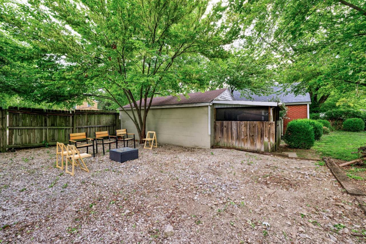 Mid-Century Brick Bungalow Home Evansville Eksteriør billede